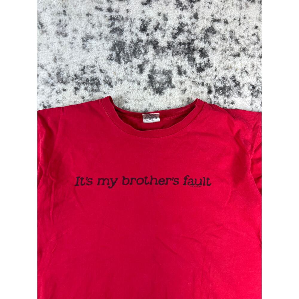 Vintage Cygnus T-Shirt Mens XL Red It's My Brothers Fault Sarcasm Sibling Y2K - Picture 2 of 6